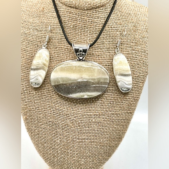 Zebra Calcite Pendant & Earrings Set - Picture 5 of 5